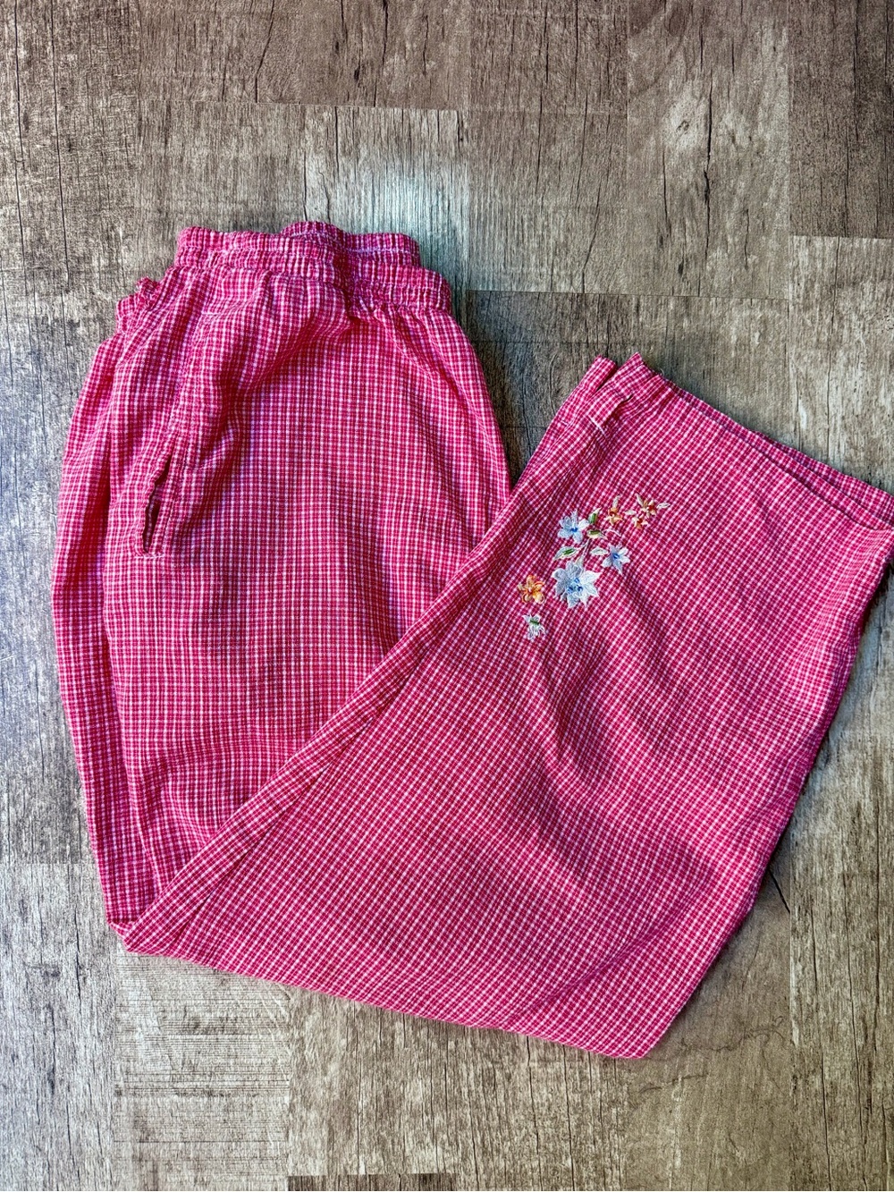 Vintage Pink White Gingham Plaid Elastic Waist Cropped Pants Floral Embroidery